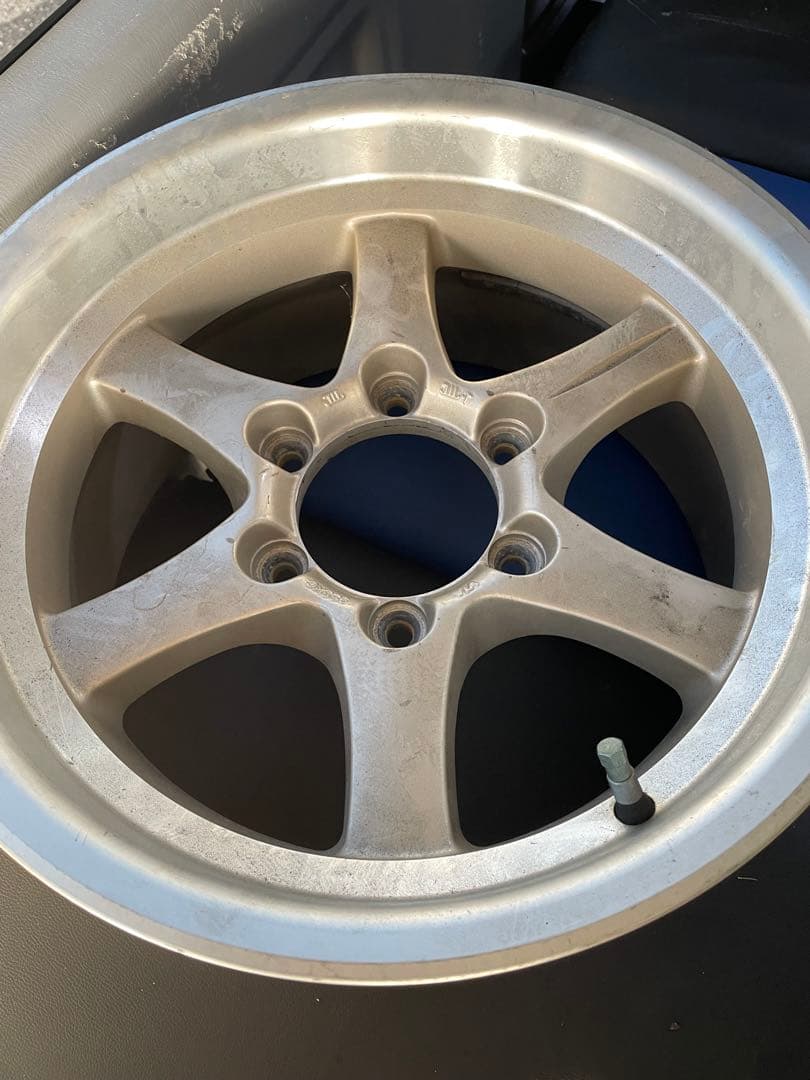 ハイエース　16インチ　8j 送料込み