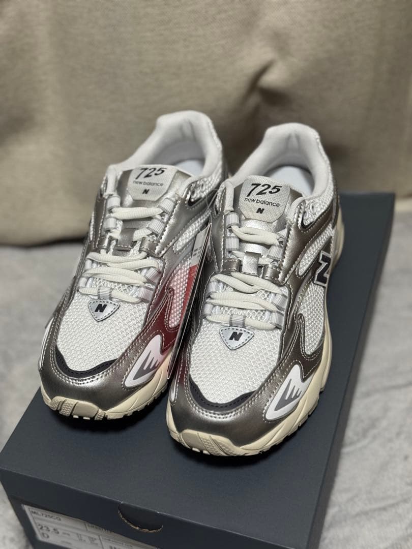 New Balance ML725CG 23.5cm ホワイト/シルバー