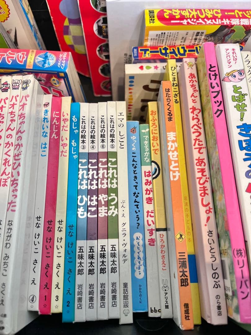 お値下げしました☆0歳～低学年　保育士が選んだ　幼児からの絵本まとめ売り70冊