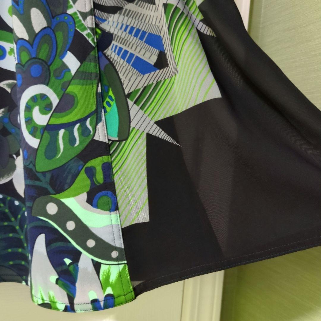 TOKUKO 1er VOL　トクコ　チュニック　鳥さん　羽根　黒✕緑・青系