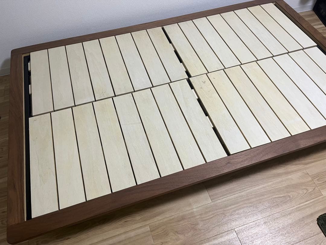 【送料込み】無印良品　木製ベットフレーム　セミダブル（脚付き）