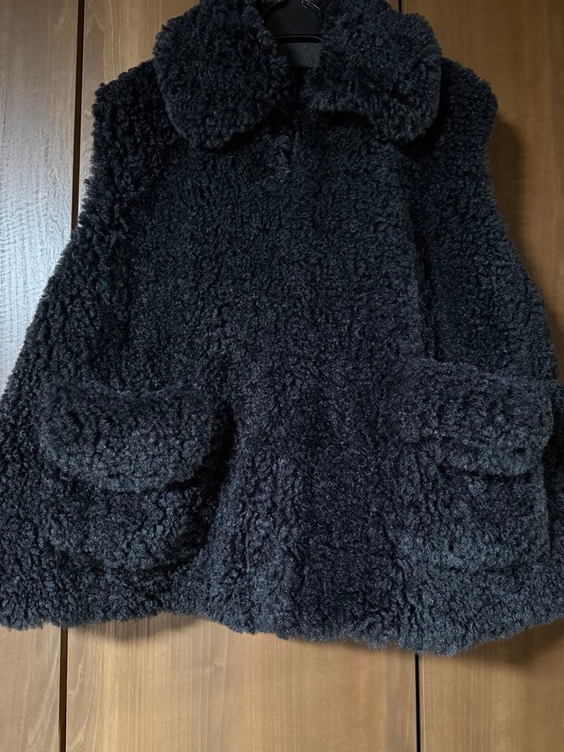 ロージーモンスターBearly boa vest 黒
