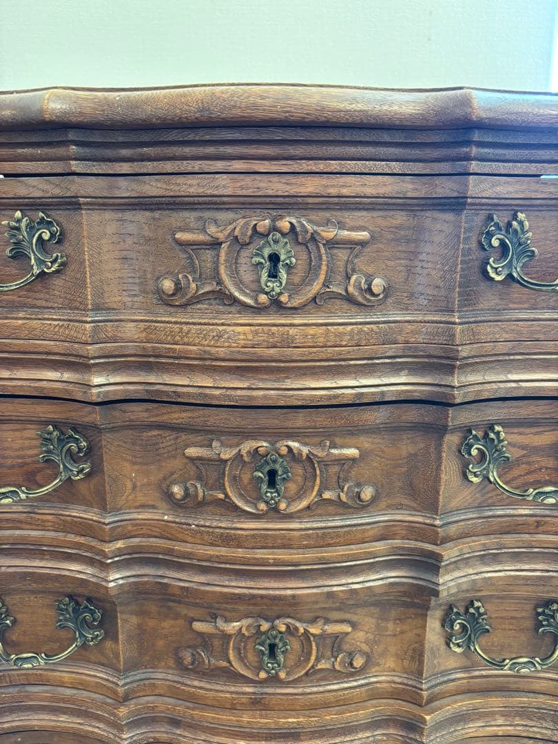 猫足チェスト【本場アンティークマーケット】