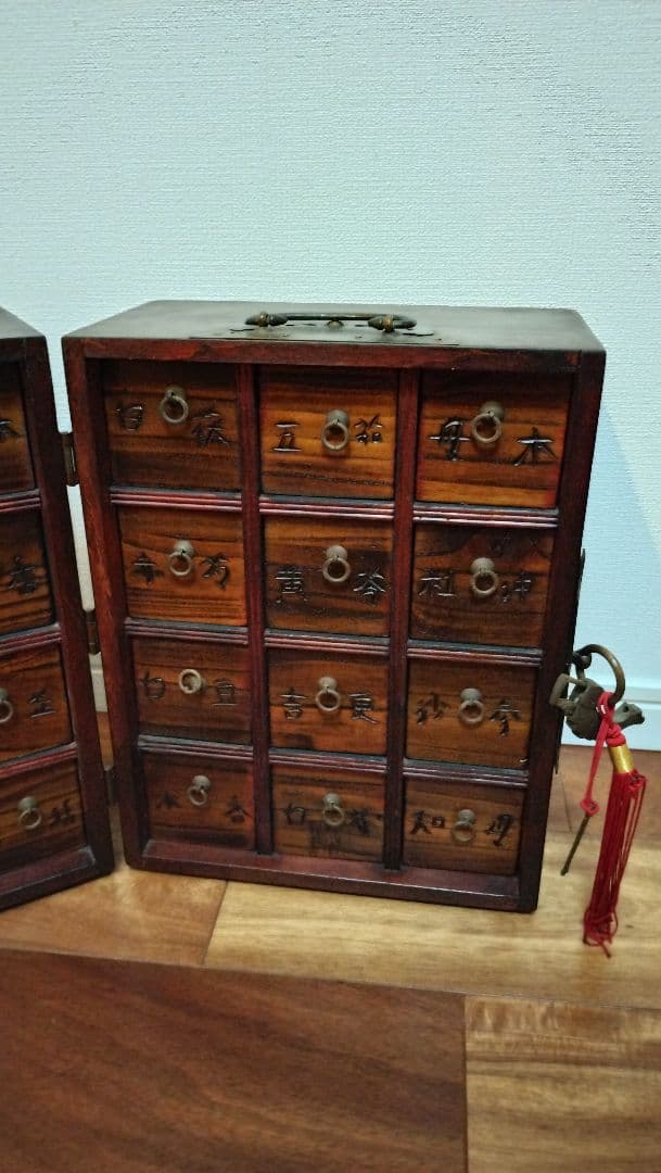 亀*ん様 薬箱　薬箪笥　李調家具　24杯 折り畳み式 中国 民芸 骨董 アンティ