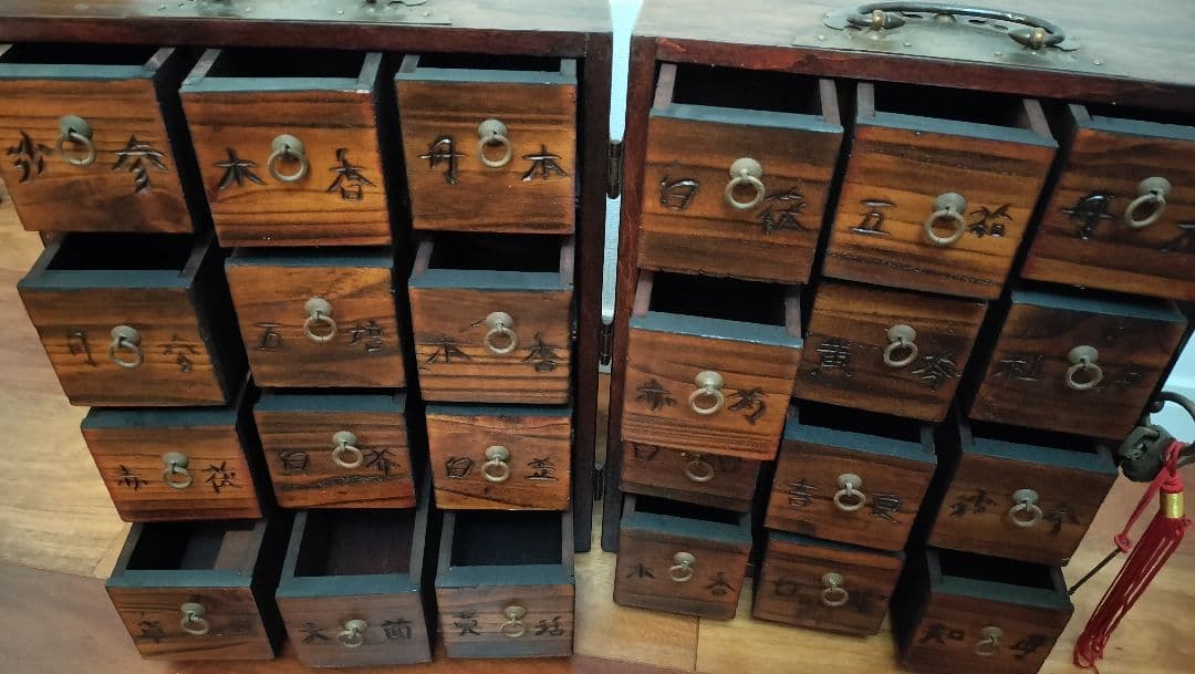 亀*ん様 薬箱　薬箪笥　李調家具　24杯 折り畳み式 中国 民芸 骨董 アンティ