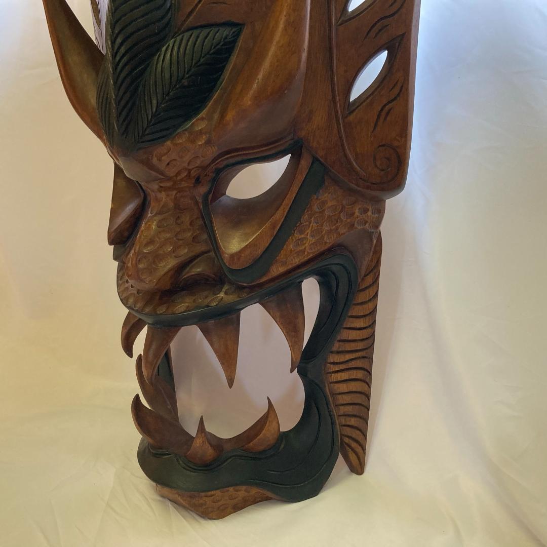 圧倒的存在感！魔除けの力を宿す 巨大ハンドメイド トーテムポール彫刻