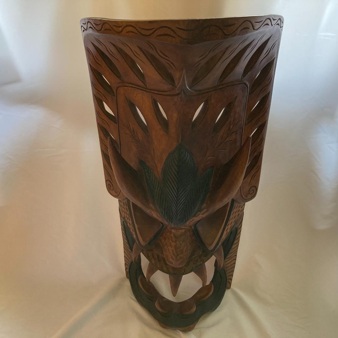 圧倒的存在感！魔除けの力を宿す 巨大ハンドメイド トーテムポール彫刻