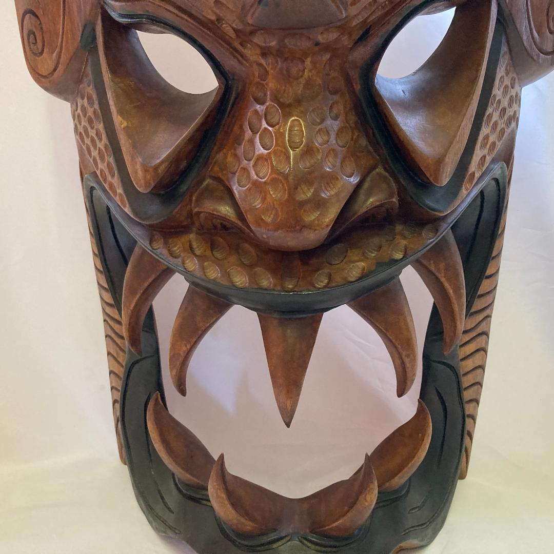 圧倒的存在感！魔除けの力を宿す 巨大ハンドメイド トーテムポール彫刻