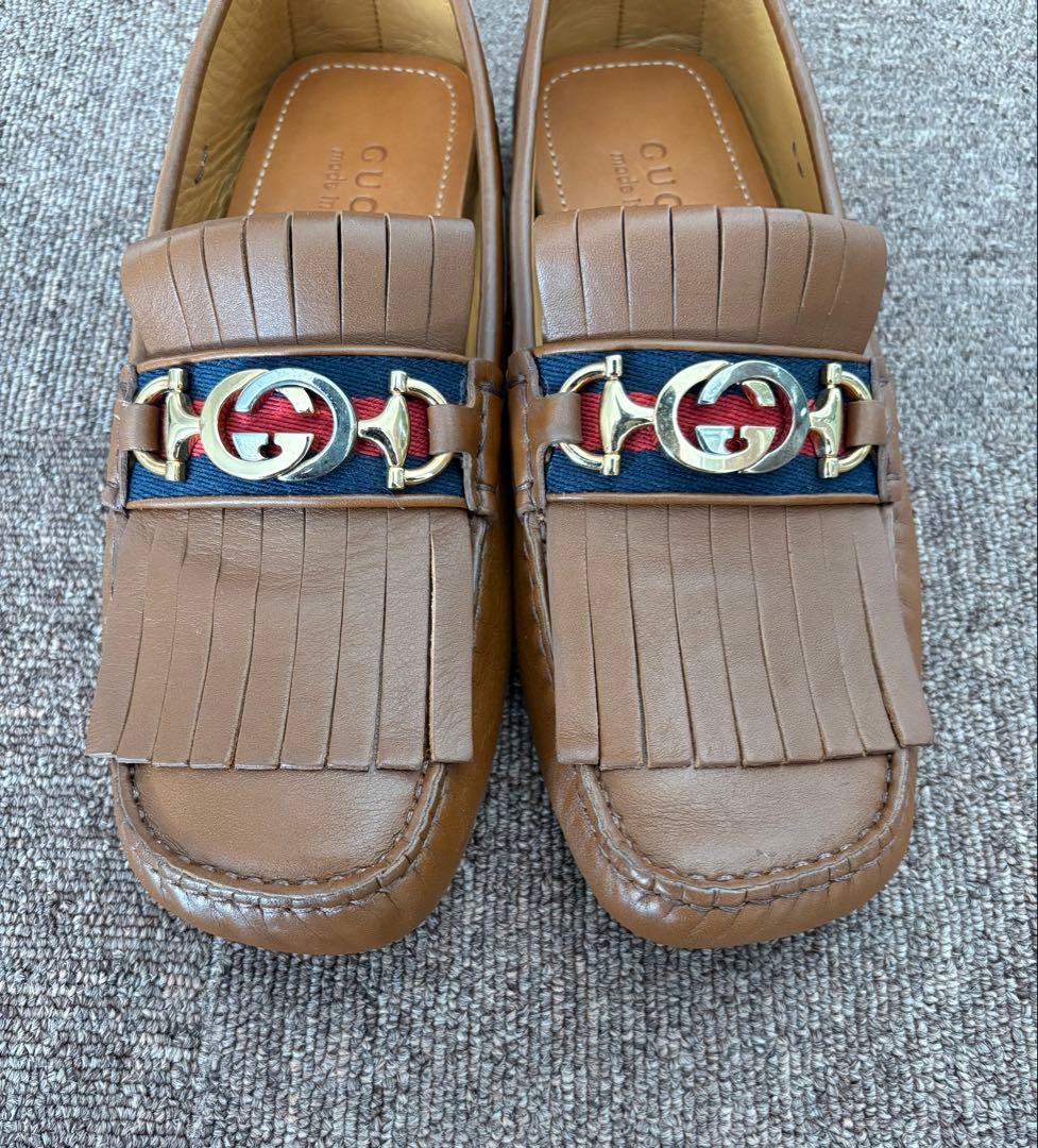GUCCI ブラウン レザー ローファー フリンジ付き