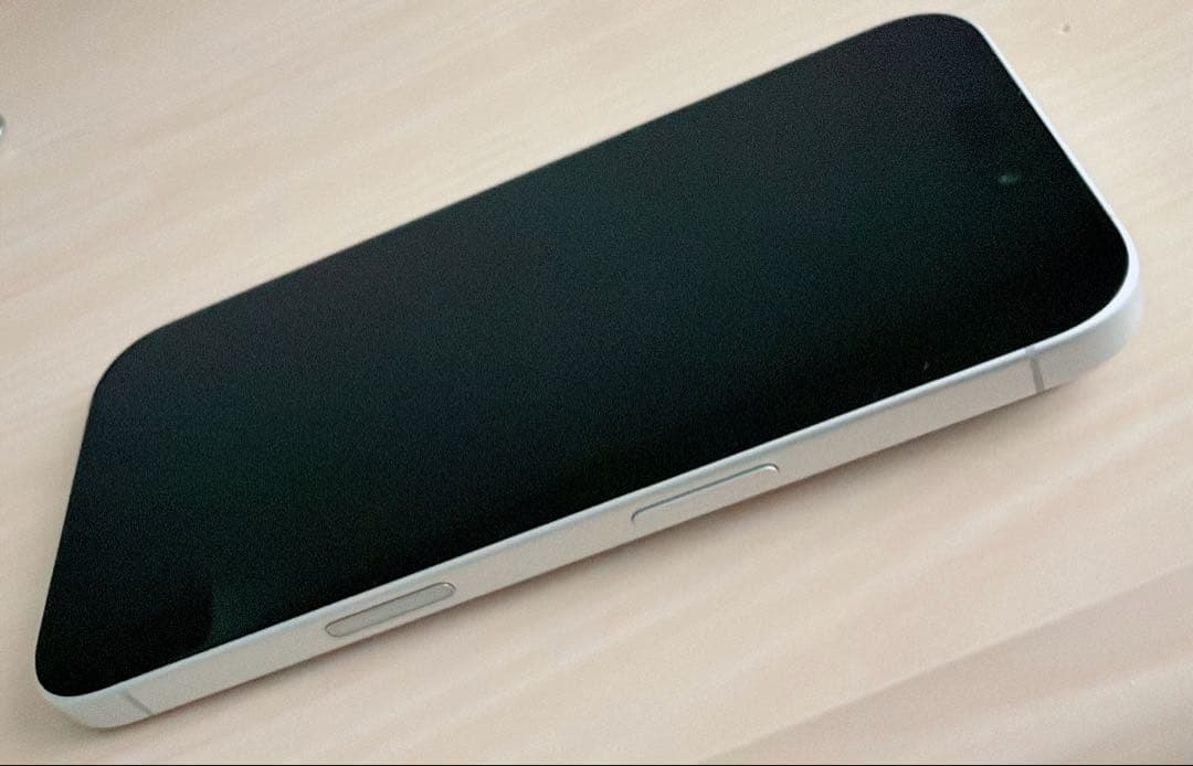 【美品】iPhone16 本体 512GB 未使用フィルム付き