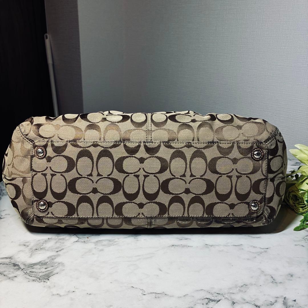 バッグ Coach large brown Soho Y2K signature