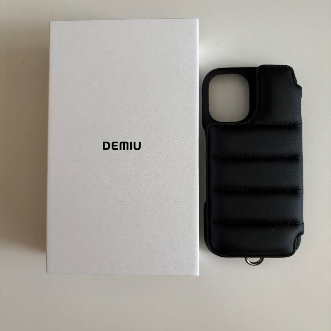 DEMIU パッド入り ブラックソフトケース　iPhone16 BALLON