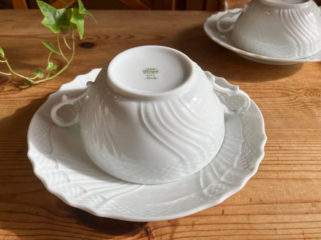 ベッキオホワイト　スープカップアンドソーサー×2