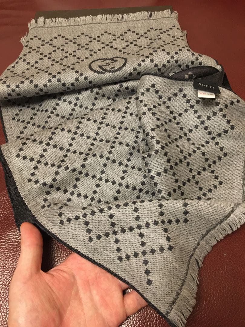 幸　GUCCI マフラー　美品