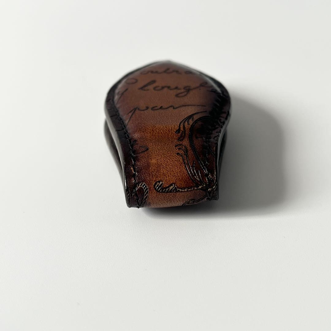 ベルルッティ　マネークリップ　カリグラフィー　レザー　茶色　ブラウン　メンズ