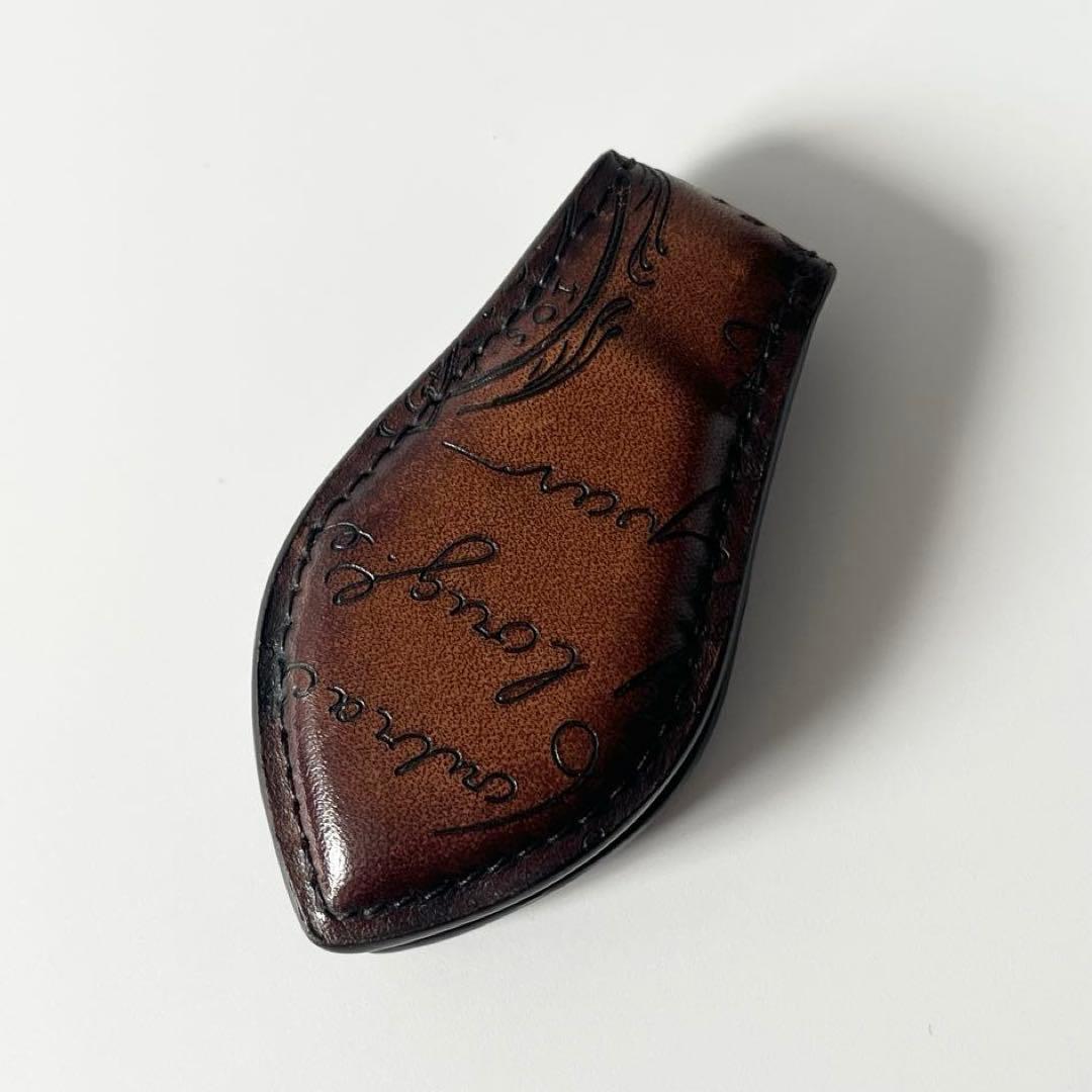 ベルルッティ　マネークリップ　カリグラフィー　レザー　茶色　ブラウン　メンズ