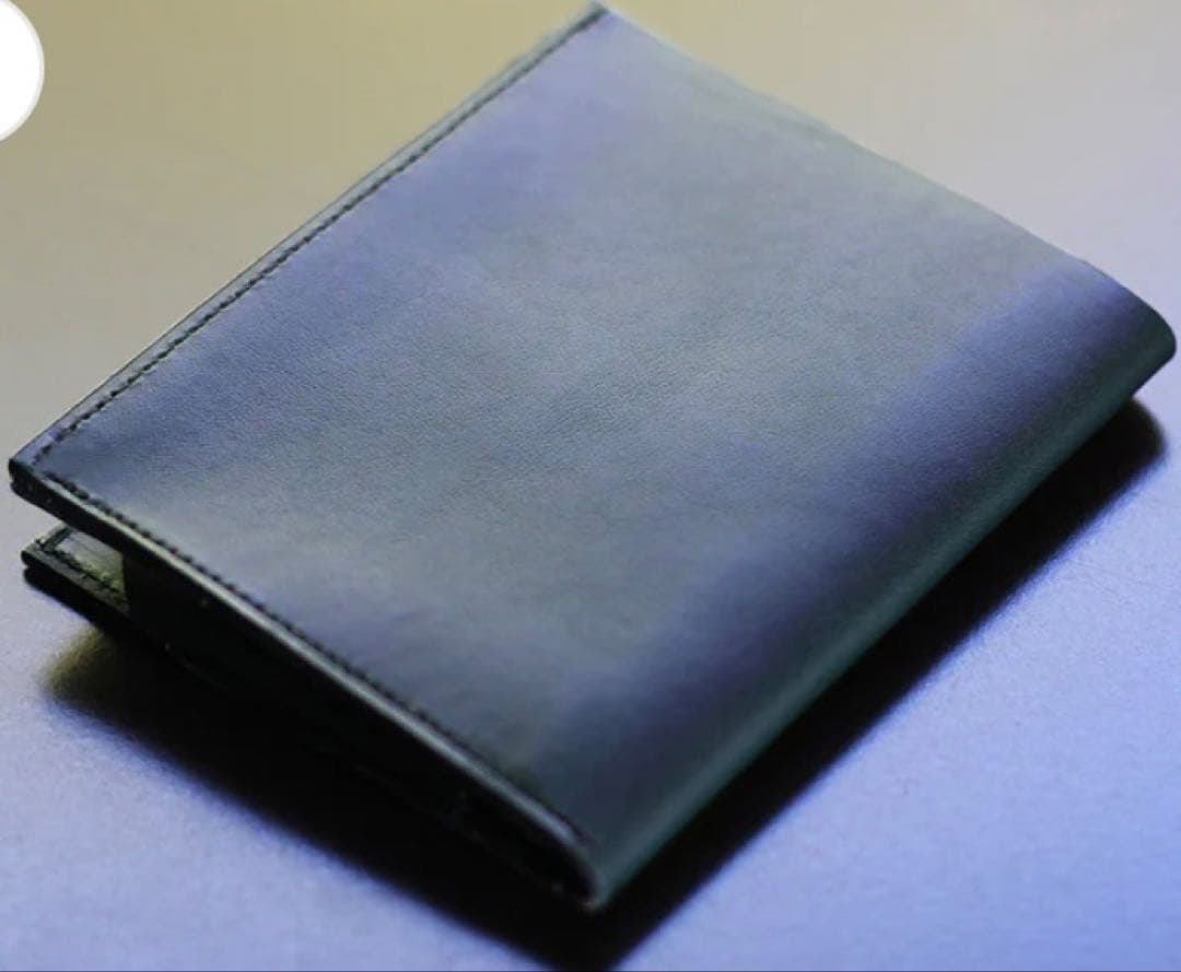 Tenuis BG - 使いやすさ、質感を大事にした究極の薄い財布