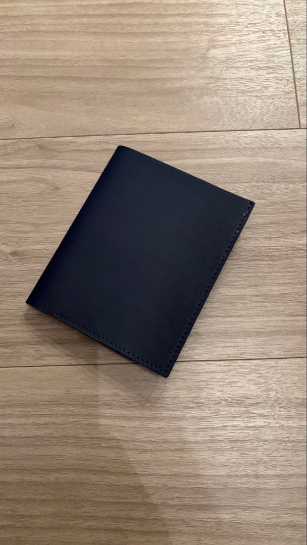 Tenuis BG - 使いやすさ、質感を大事にした究極の薄い財布