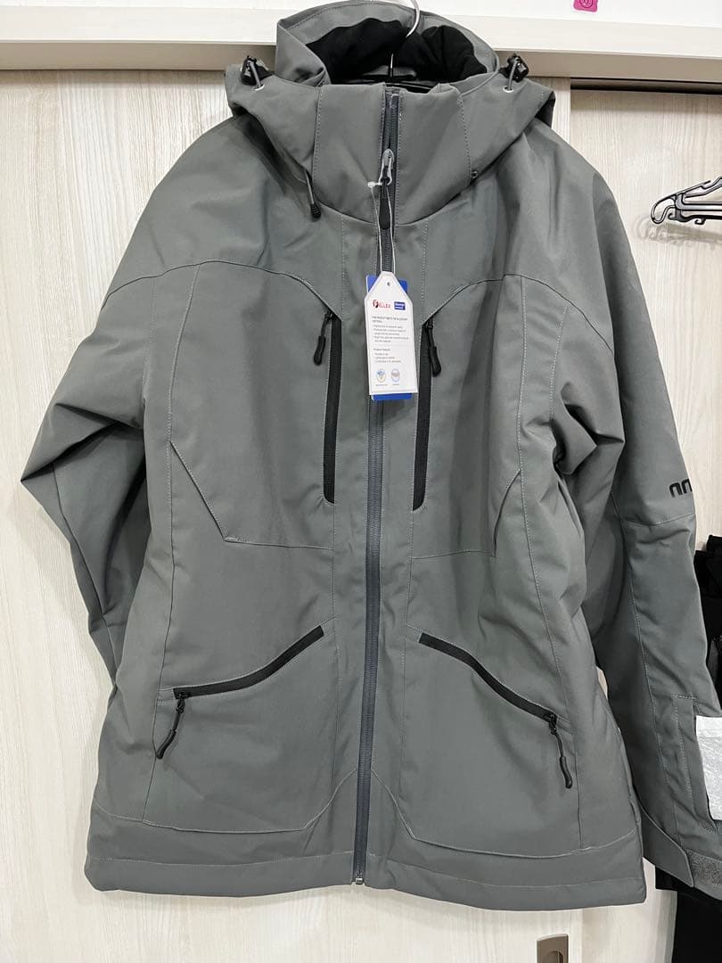 スキーウェア上下セット　メンズ　NNOUM ビブパン　Lサイズ　新品未使用