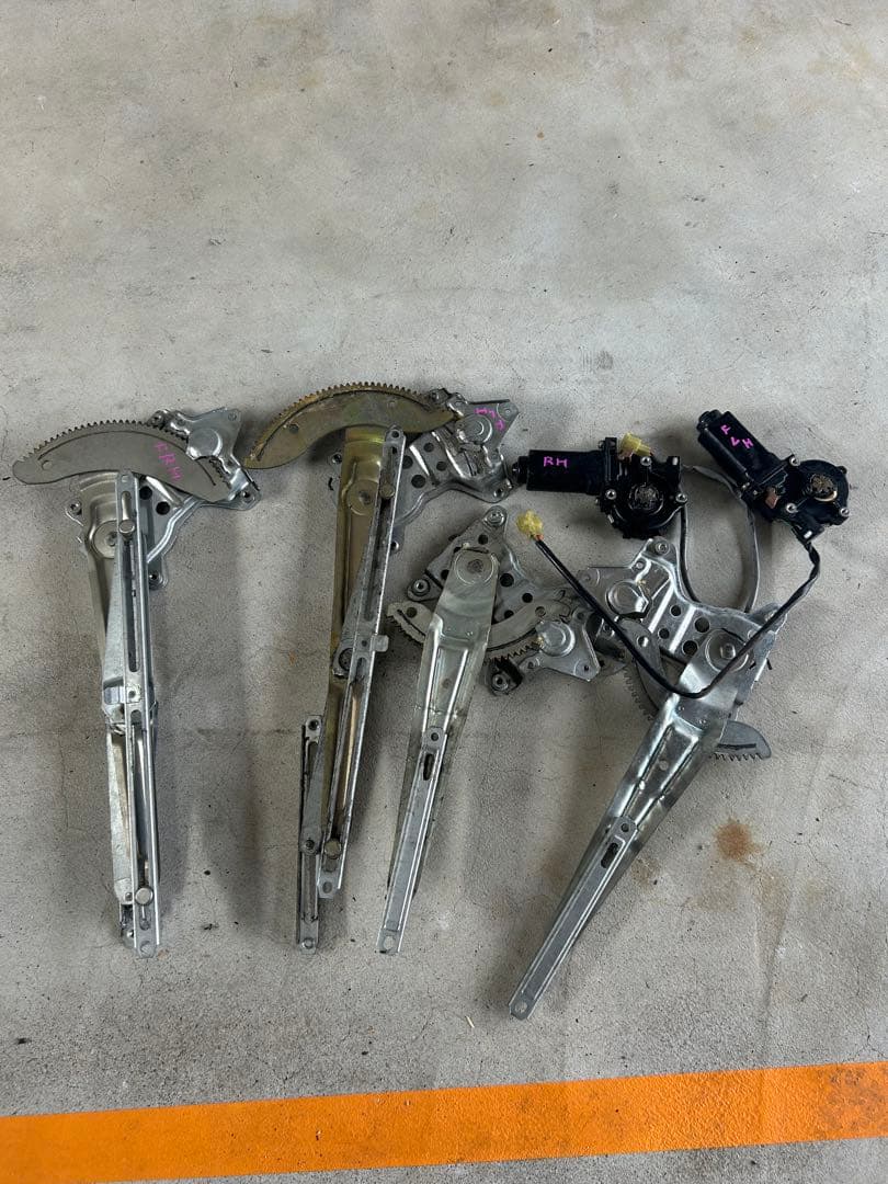 ランクルプラドKZJ78 パワーウインドの部品、オマケ付き 実働車外し