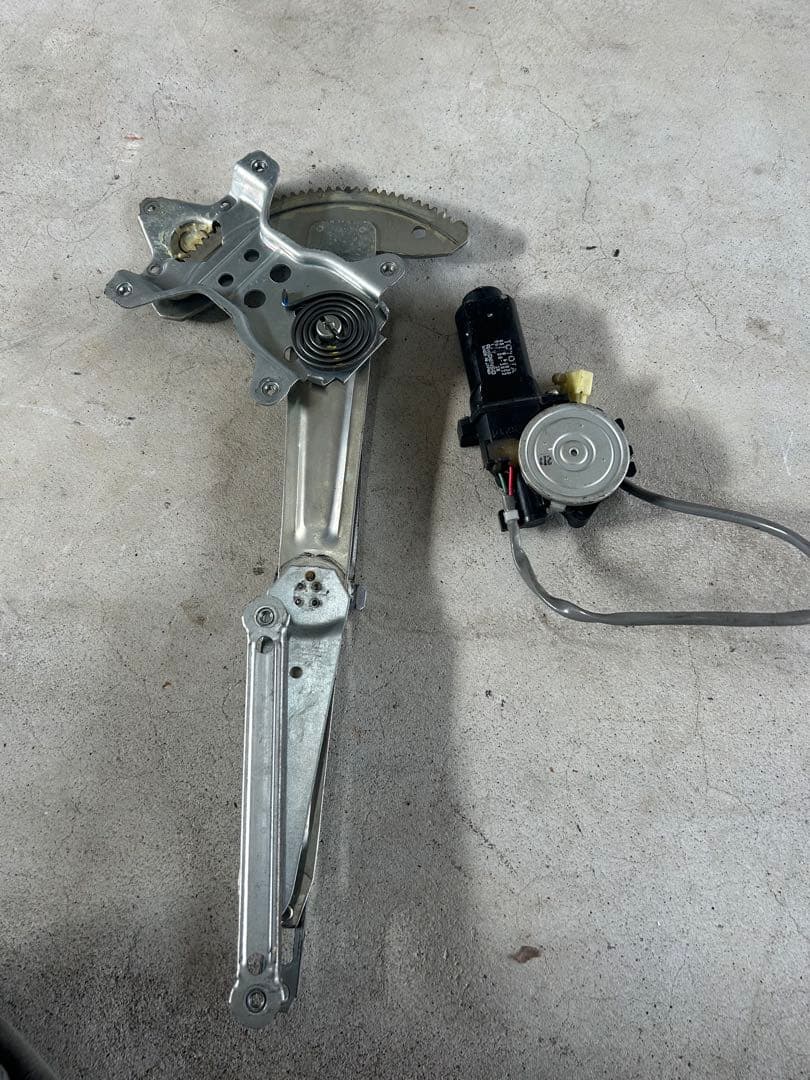 ランクルプラドKZJ78 パワーウインドの部品、オマケ付き 実働車外し