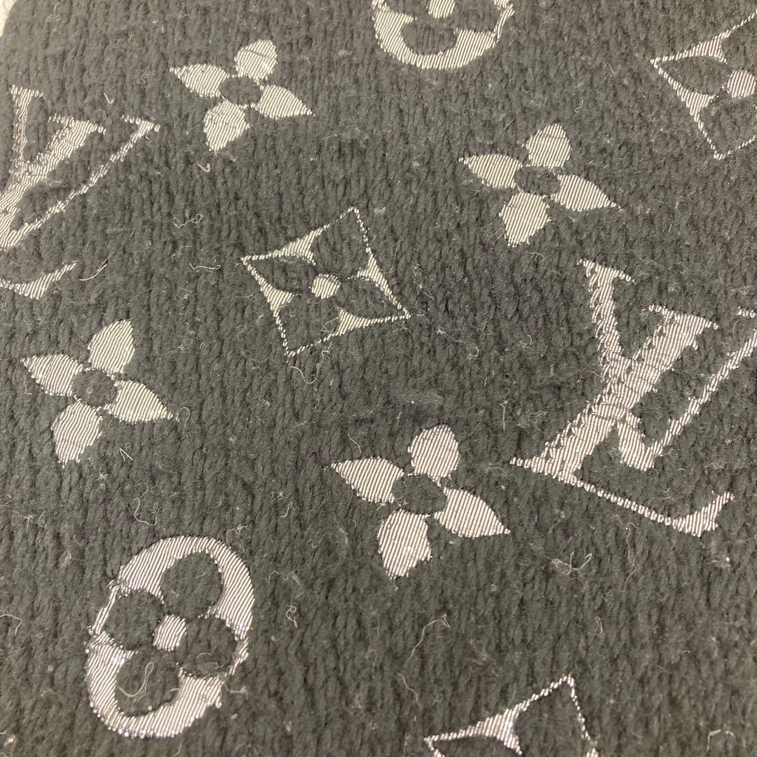 Louis Vuitton グレー マフラー