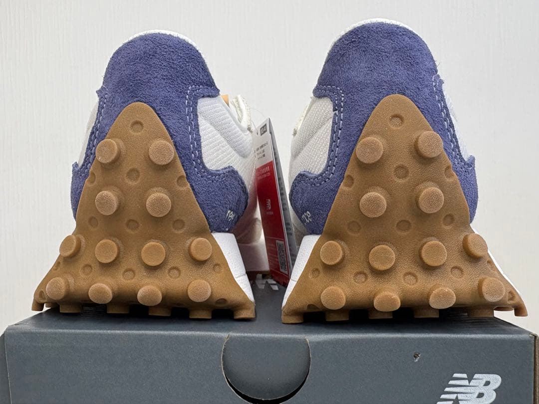 NB ニューバランス327 ホワイト×ネイビー　23.5㎝