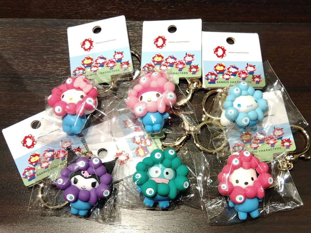 ハローキティ　万博　サンリオ　カラー　ミャクミャク　キーホルダー　6個セット