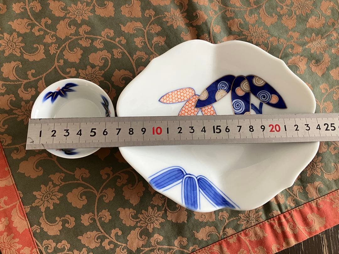 深川製磁　笹の柄 お刺身などの皿　のぞき 希少