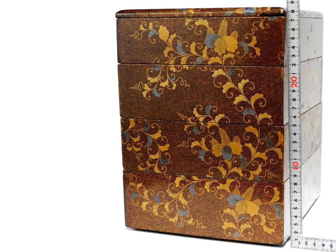 輪島塗　金蒔絵 　漆器 四段重箱