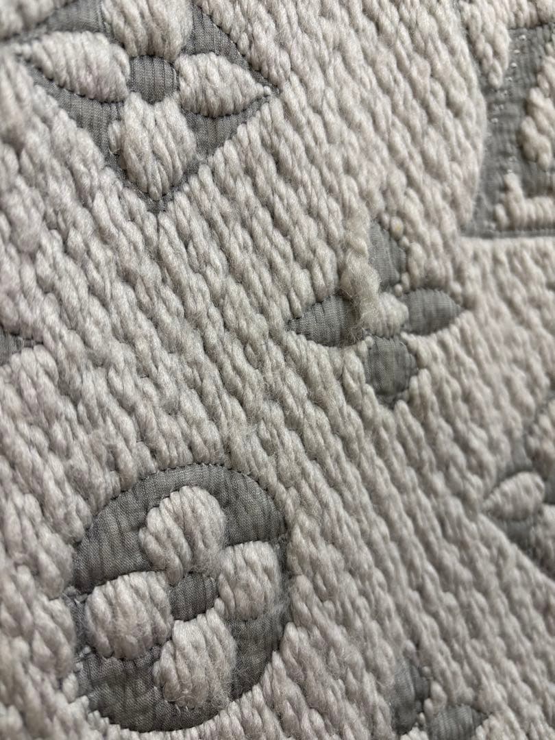 ありさLouis Vuitton グレー マフラー モノグラム