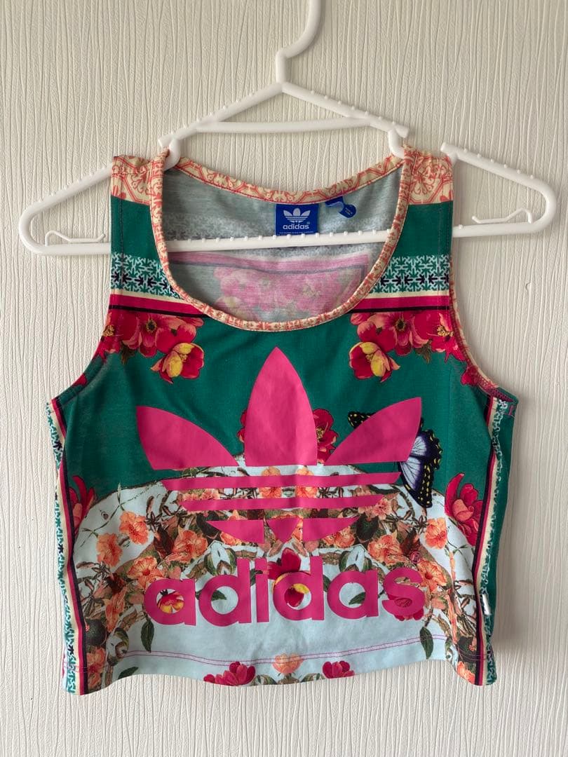 adidas オリジナルス 花柄ピンク