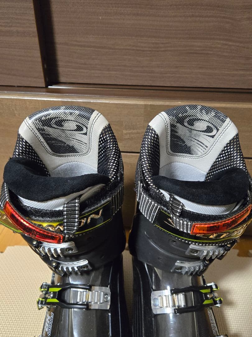 SALOMON FALCON XRCSスキーブーツ 男性用 27～27.5センチ