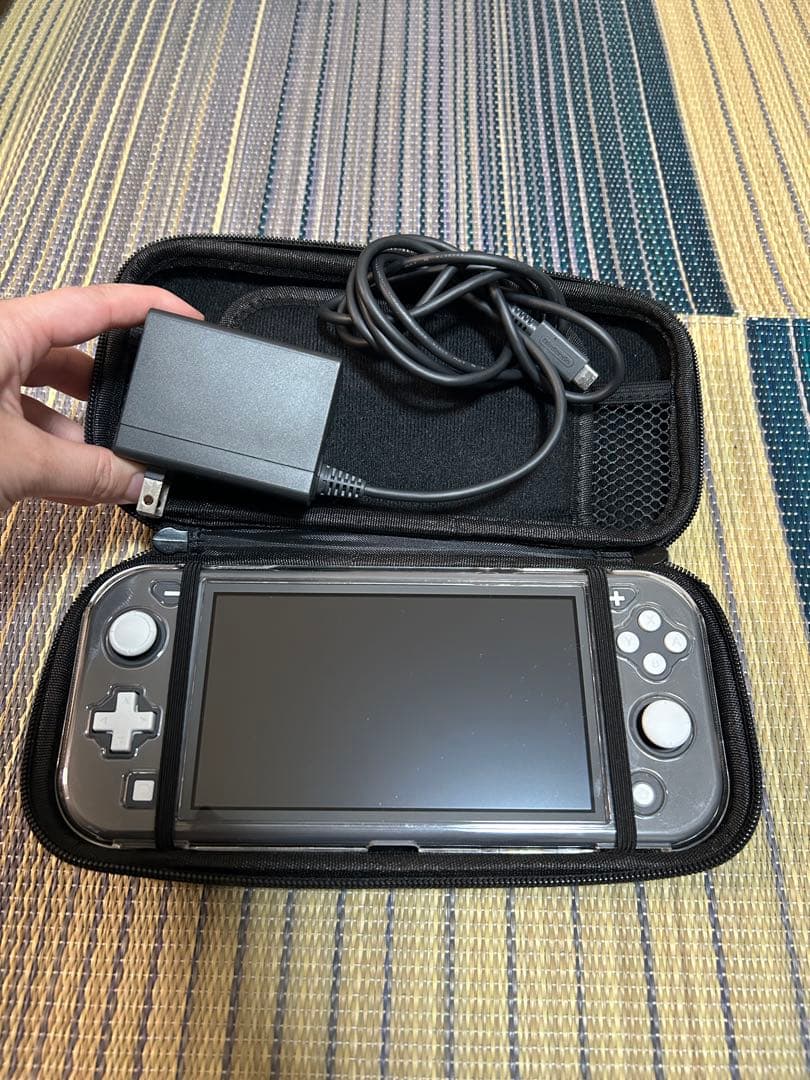 【美品 本体】Nintendo Switch Lite グレー 充電器付き