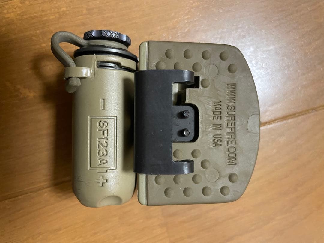 SUREFIRE ヘルメットライト TAN