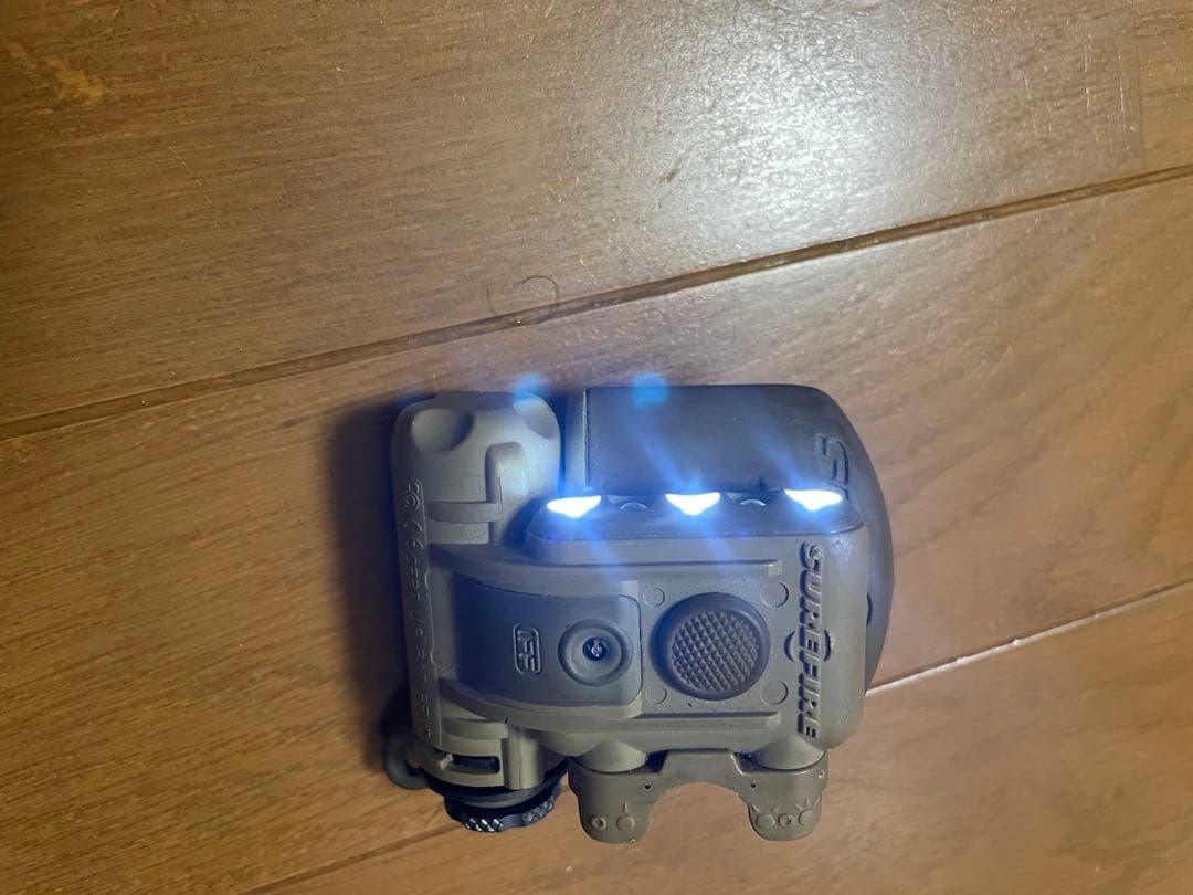 SUREFIRE ヘルメットライト TAN