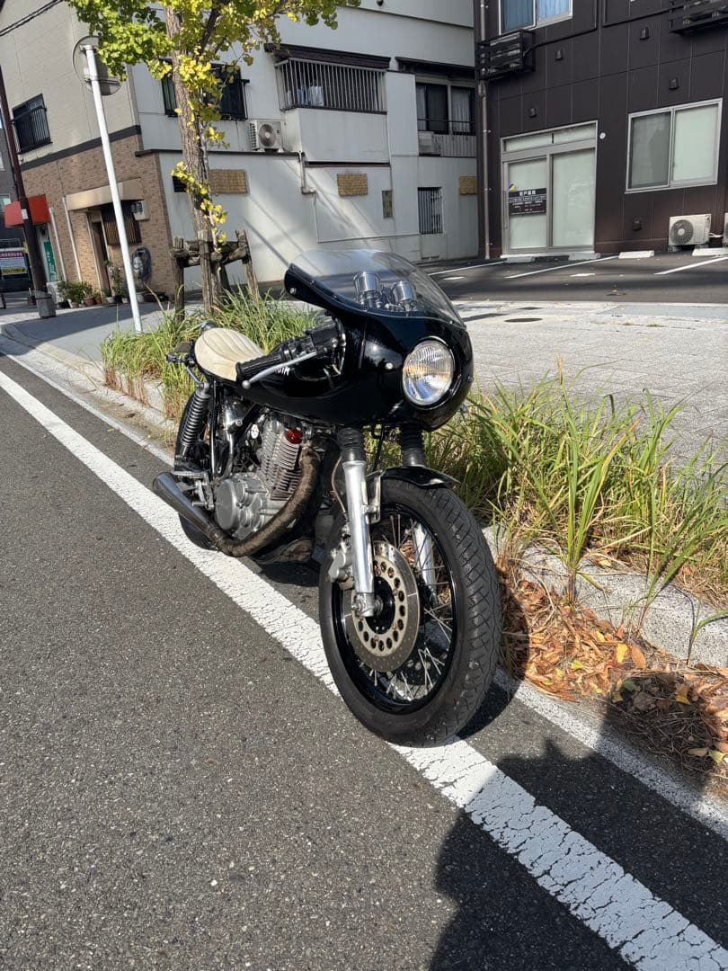 SR400 ペイトンプレイス　ハーフカウル