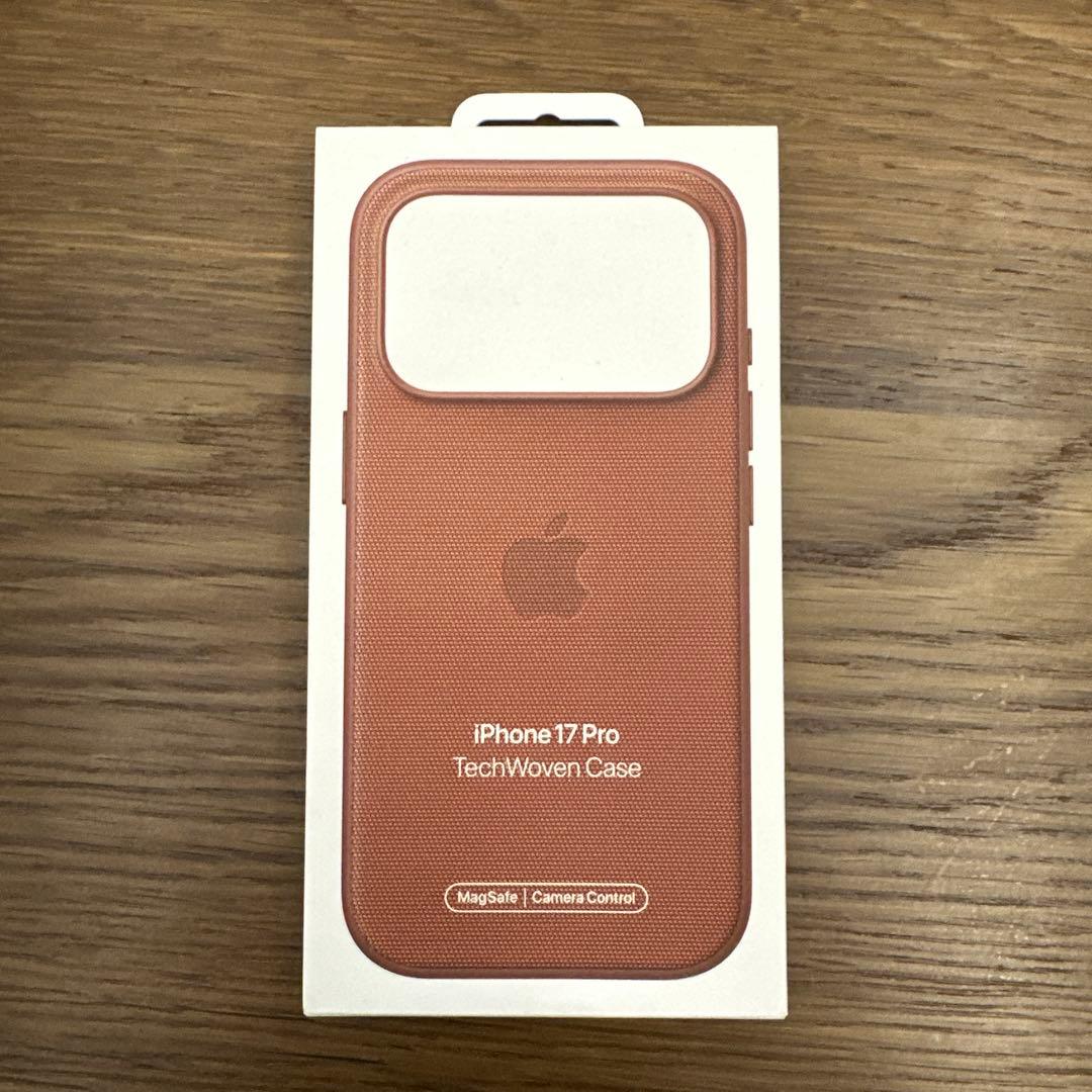 【純正・新品未開封品】iPhone17pro テックウーブンケース -シエナ