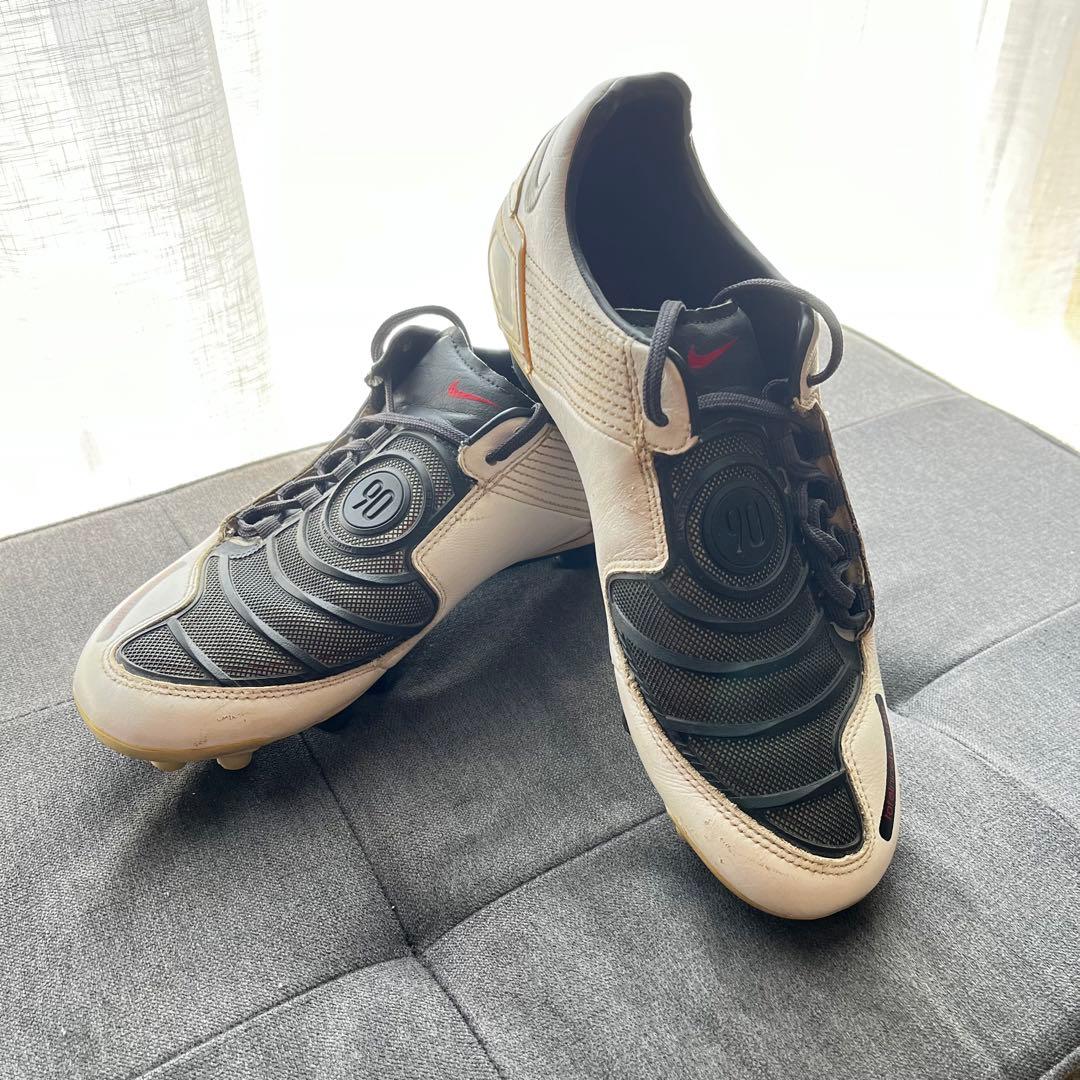 NIKE トータル90ストライク