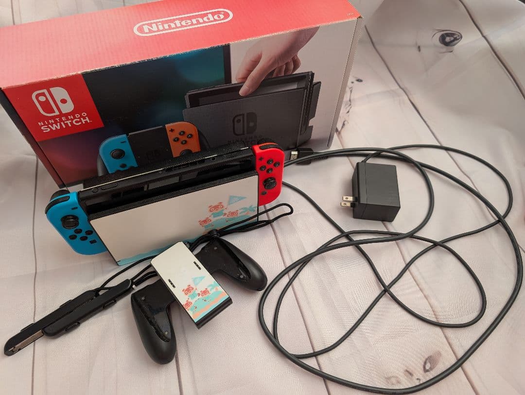 Nintendo Switch 本体 箱付き 保護シート、あつ森シール貼付済み