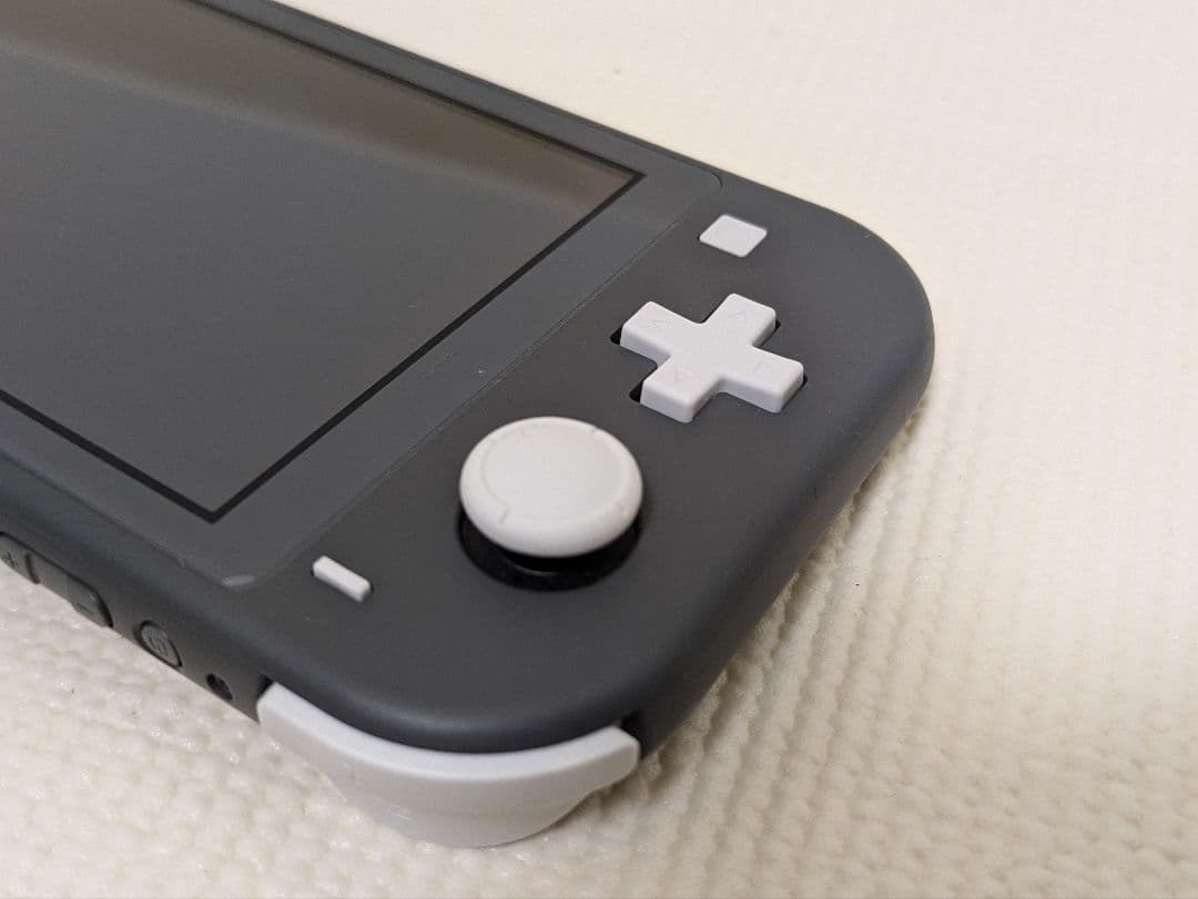 ニンテンドー　スイッチライト　グレー どうぶつの森 ケース付き