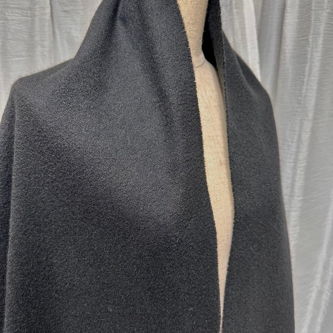 【Johnstons of Elgin】ブラック大判ストール