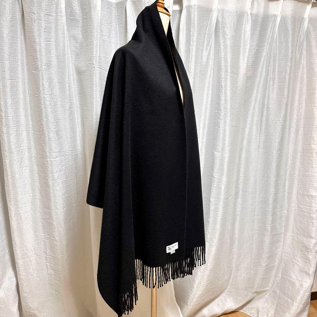 【Johnstons of Elgin】ブラック大判ストール
