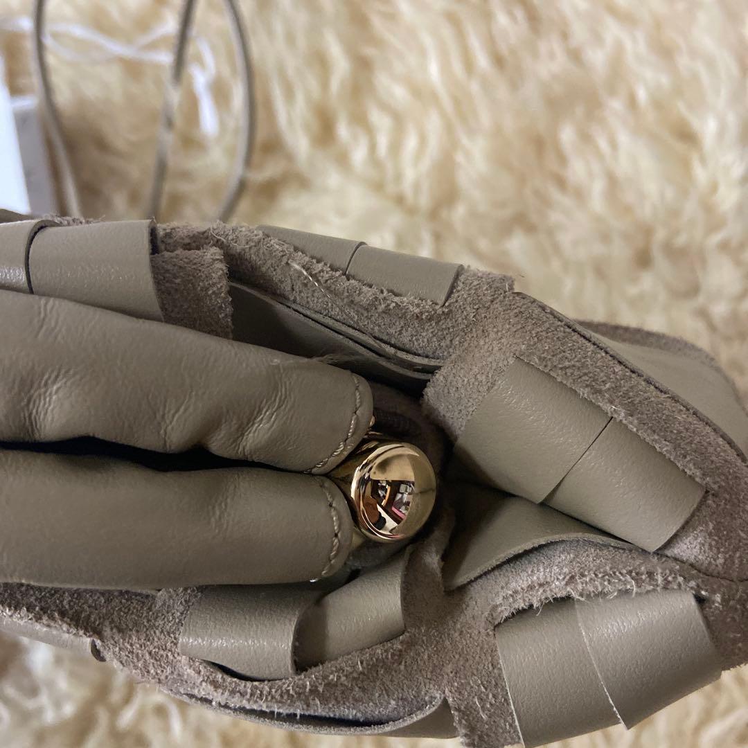 FURLA エッセンシャル s レザークラッチバッグ