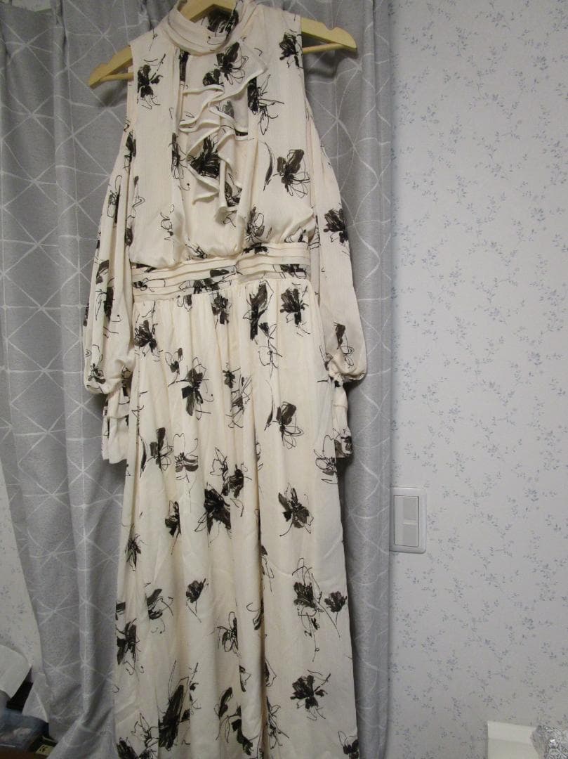 LILY BROWN ショルダーオープンワンピース　サイズ1