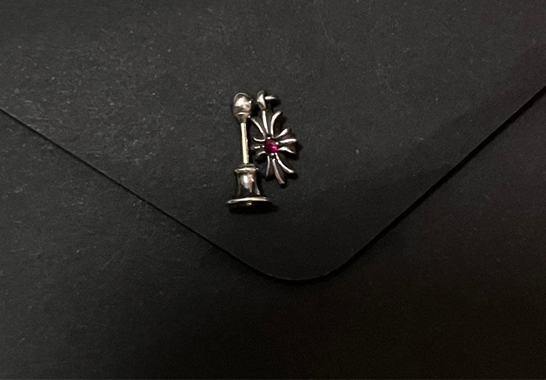 Chrome Hearts 片耳用ピアス ルビー