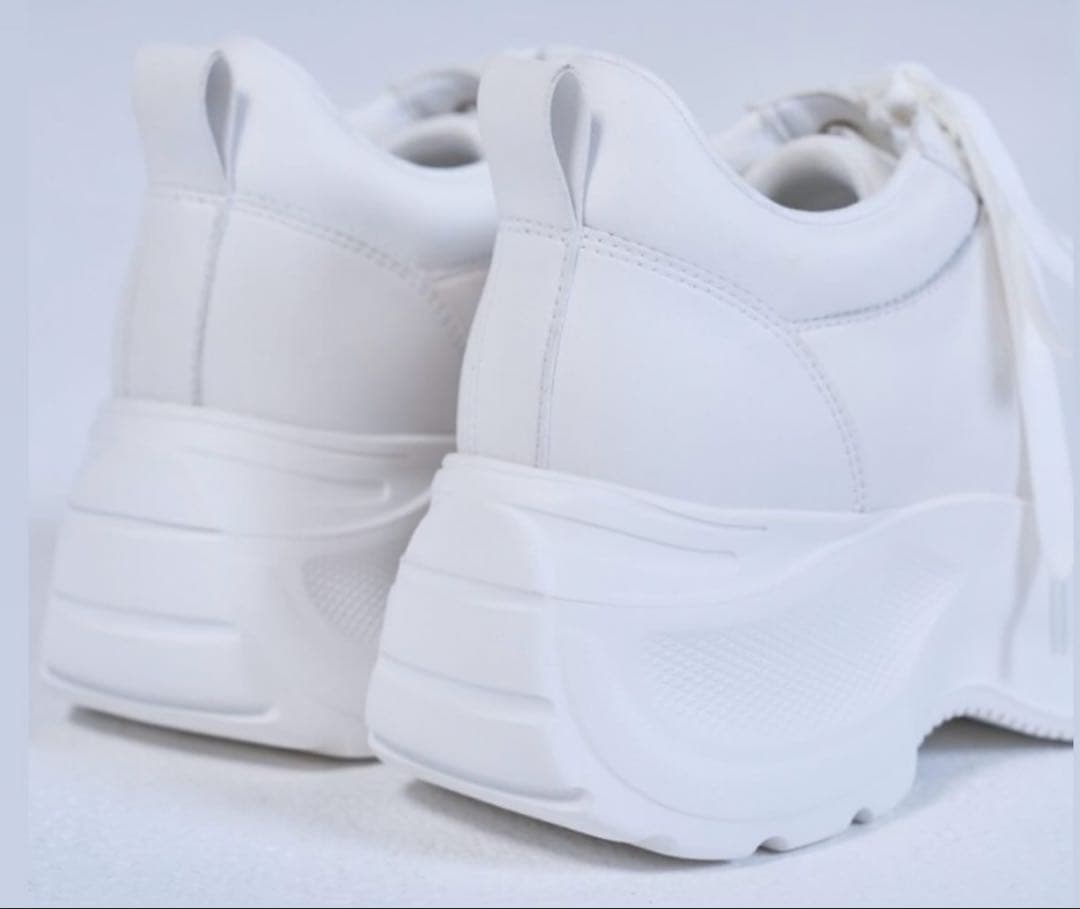 【値下げ‼︎早い者勝ち】鈴木亜美さんプロデュース厚底スニーカー　Mサイズ