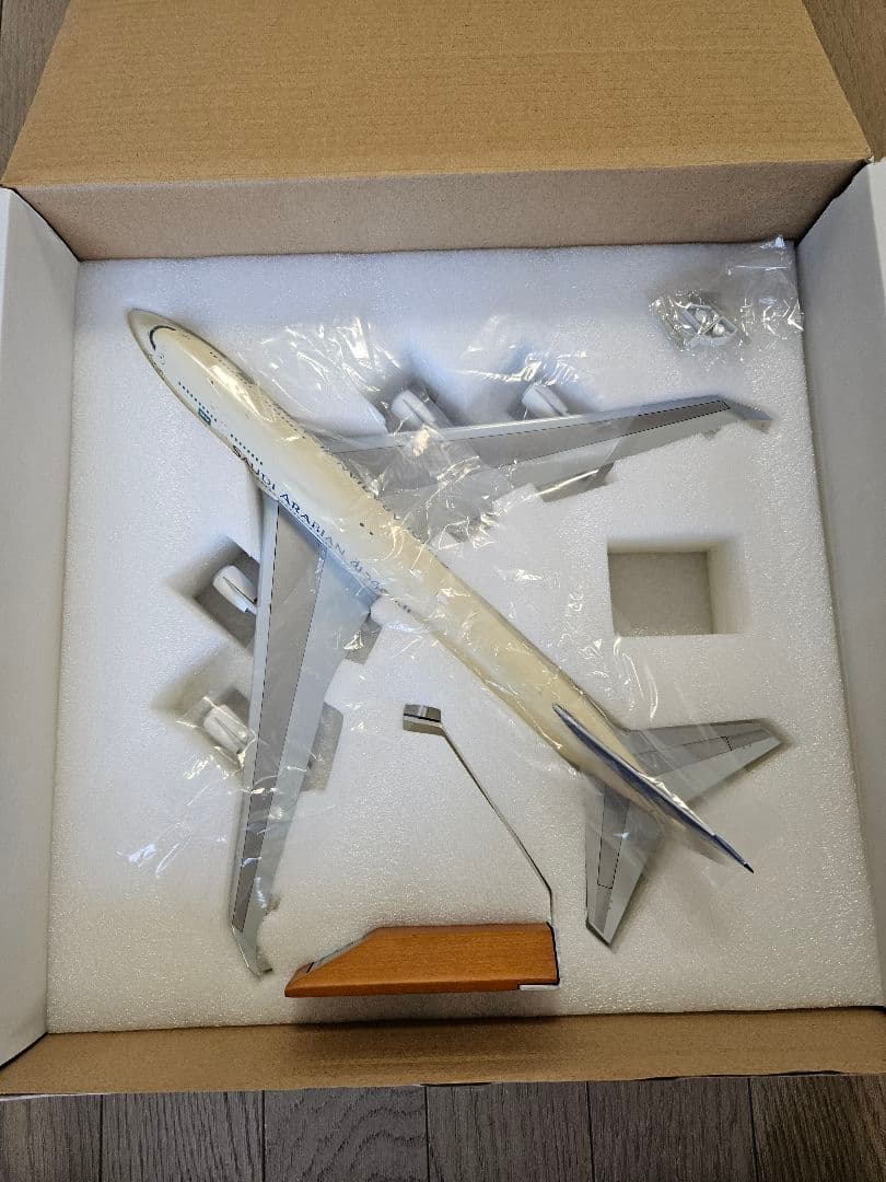 1/200 サウジアラビア航空 ボーイング 747-400 JC WINGS