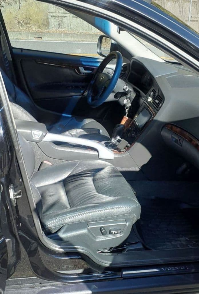 ボルボ　XC70　最終特別仕様車　　　クラシック　　 希少左ハンドル