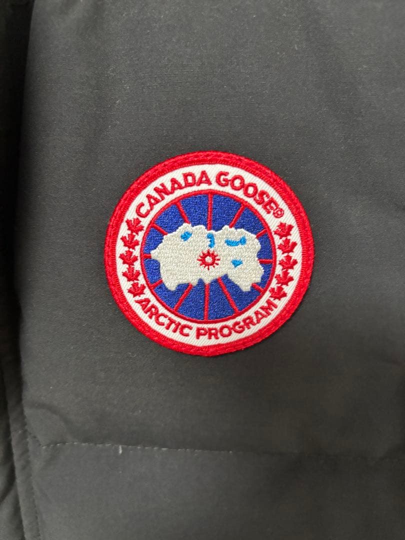  カナダグース　ダウンベストS